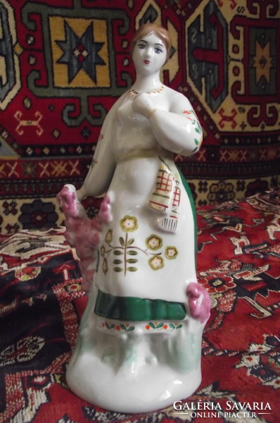 Orosz " Polonne " porcelán figurák.