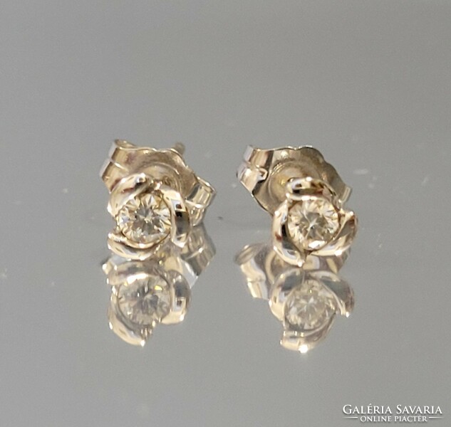 Modern 14k white gold, brill, diamond earrings 0.90 g