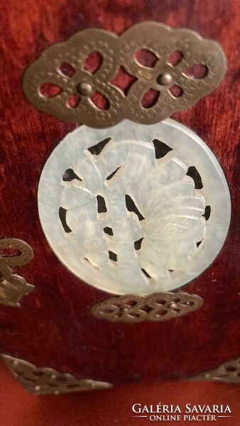 Jade inlaid jewelry cabinet