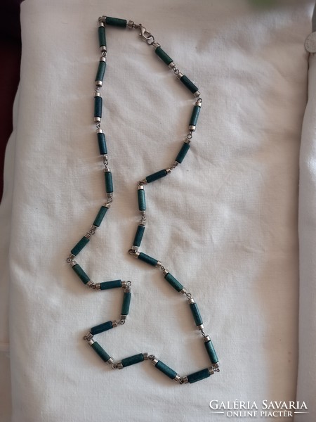 Classic dark green-silver necklace