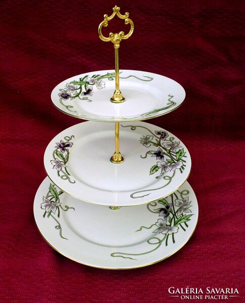 Zsolnay porcelain 