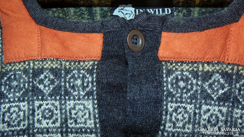 100% Pure wool Norwegian women's small jacket