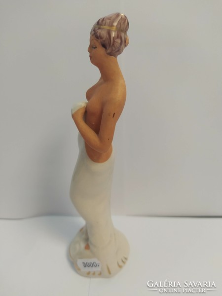 Antik porcelán nő szobor