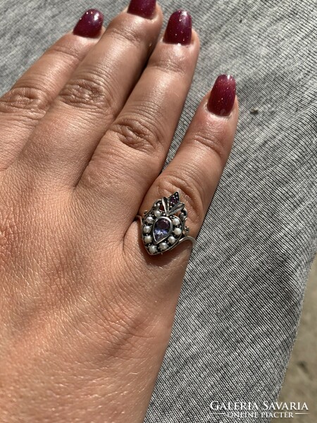 Women's silver ring with amethyst and pearls