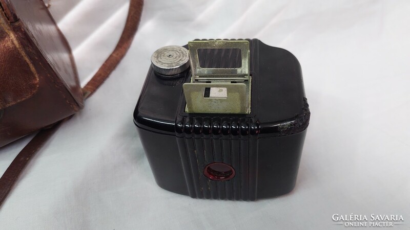 Use kodak film v. 127 Old camera
