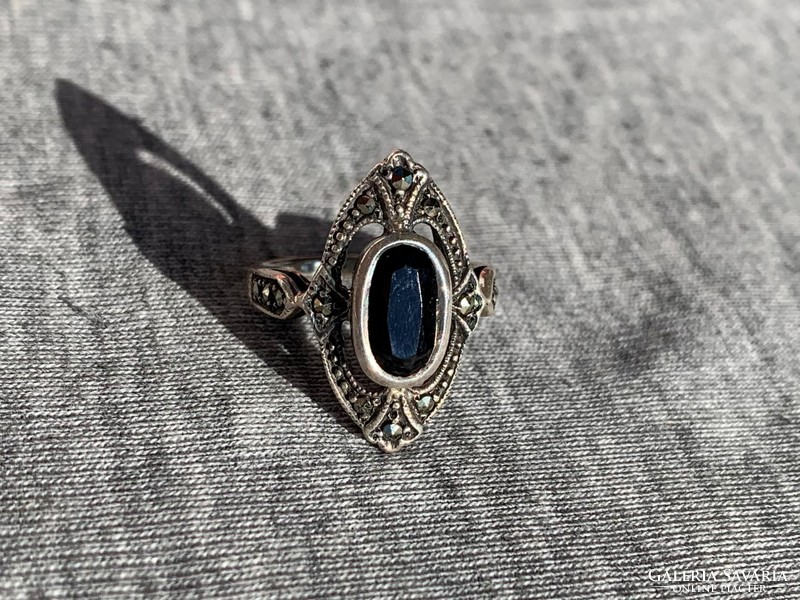 Women's silver ring with onyx and marcasite stones