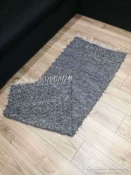 Hand-knotted rag rug