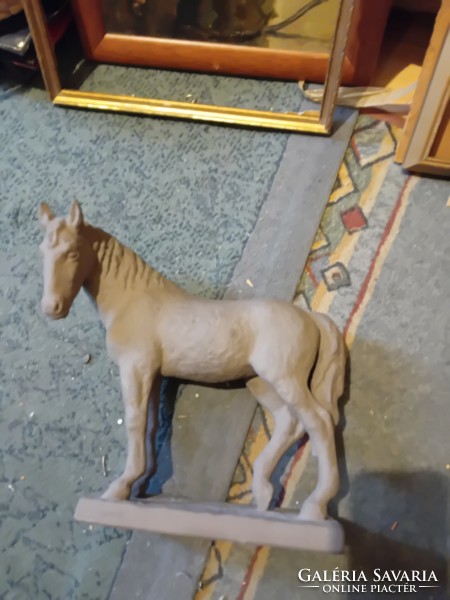 Terrakotta ló szobór