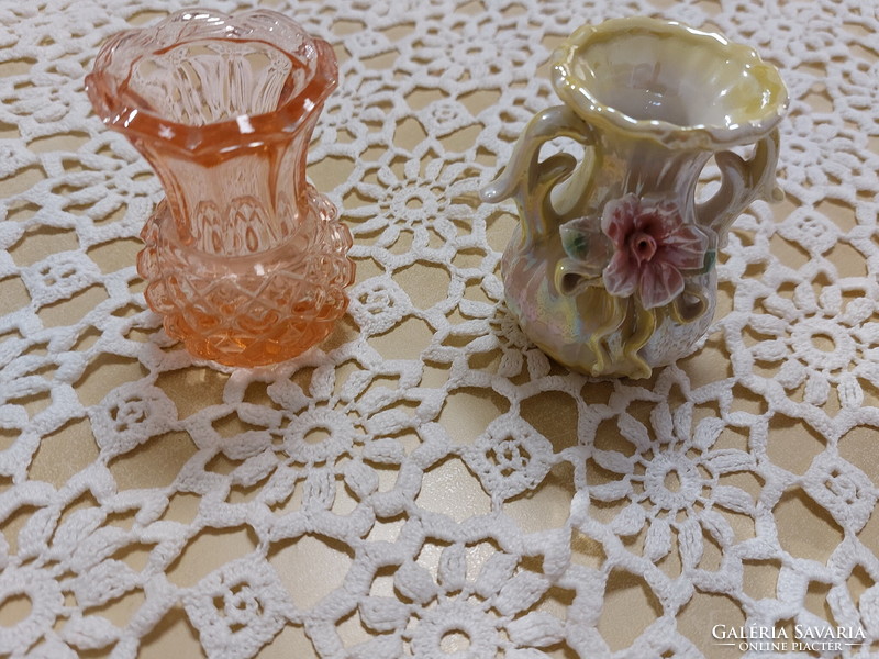 Régi  kis üveg váza rózsaszín 8 cm és lüszteres  kis váza