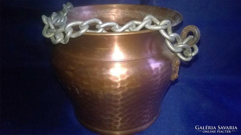Suspendable copper basket