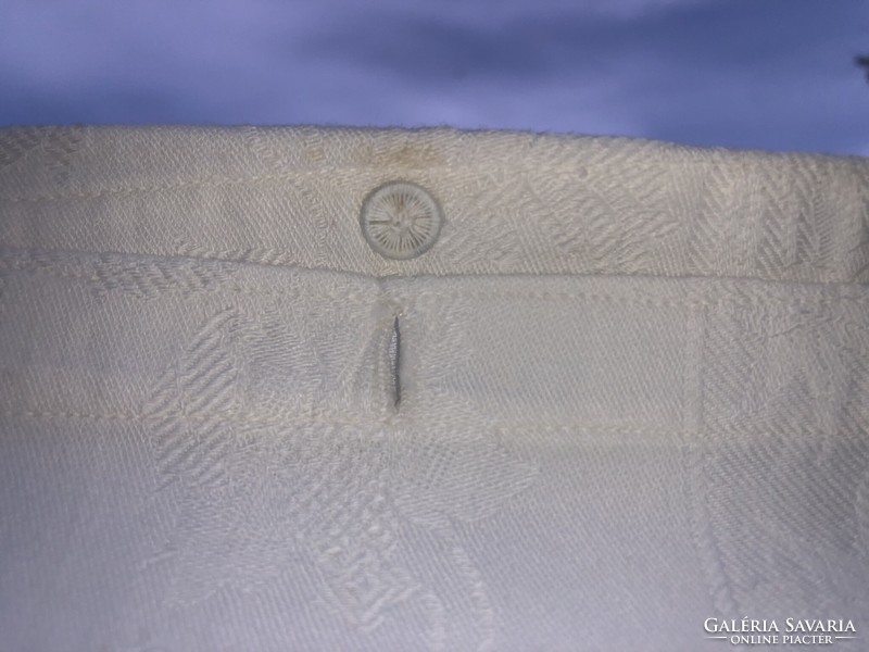 Monogrammed damask linen with lace