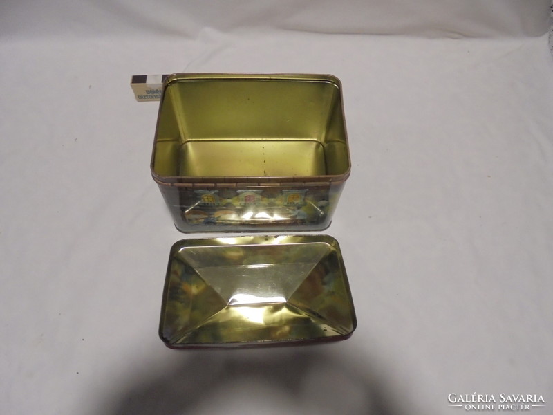 Retro sopianae cigarette tin box, tin box, metal box with Christmas decor