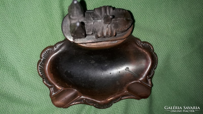 Cologne Cathedral ashtray decorated with an old copper figure 9 x 9 x 8 cm according to the pictures