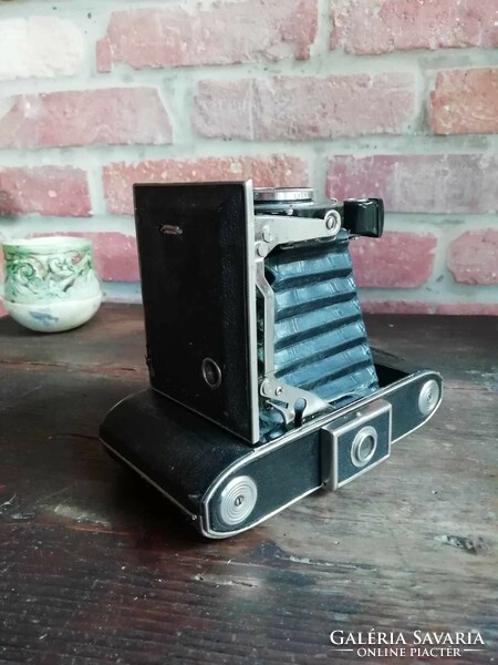 Bettax 1931 camera, in good condition for its age, hand-held camera with accordion, photo machine