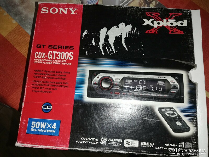 Sony cdx-gt300s in new condition, in factory box