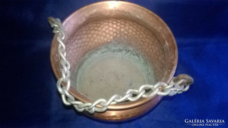 Suspendable copper basket