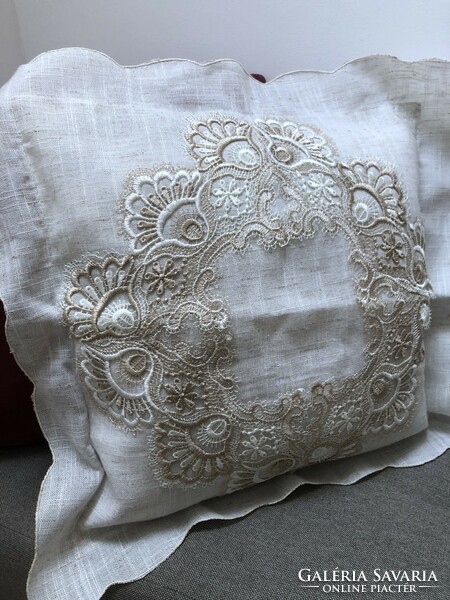 Antique lace-inlaid linen decorative cushion covers 2 pcs