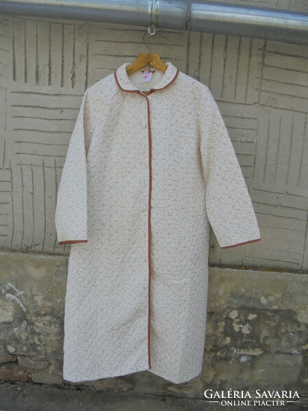 Very retro quilted women's bathrobe, cape, robe