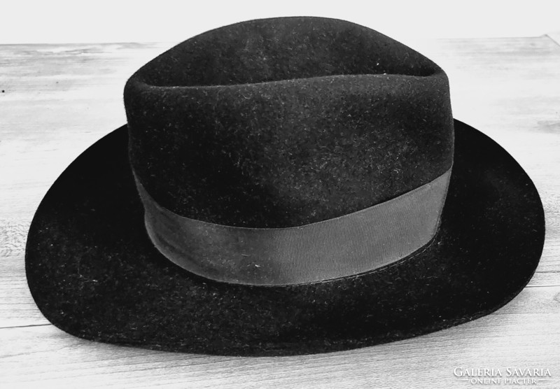 Tonak ffi rabbit hair hat black (measured 56 cm)