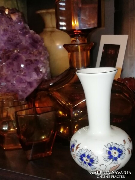 Zsolnay porcelán kis váza hibátlan állapotban