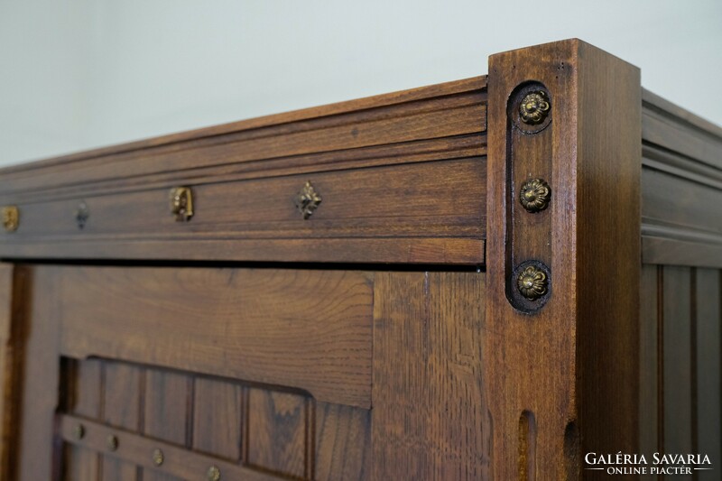 Pair of antique wardrobes from the xx. From the beginning of the century (restored)