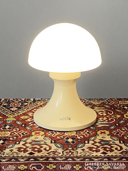 Adjustable brightness retro mushroom lamp with glass shade
