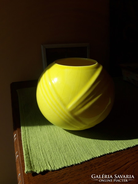 Old yellow ceramic vase - 13 cm x 16 cm