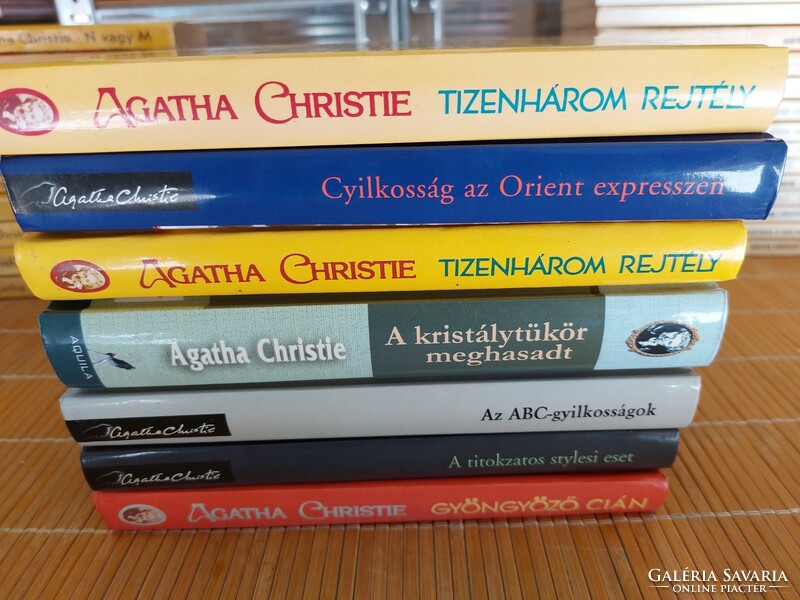 Agatha Christie 42 kötete. 12000.-Ft