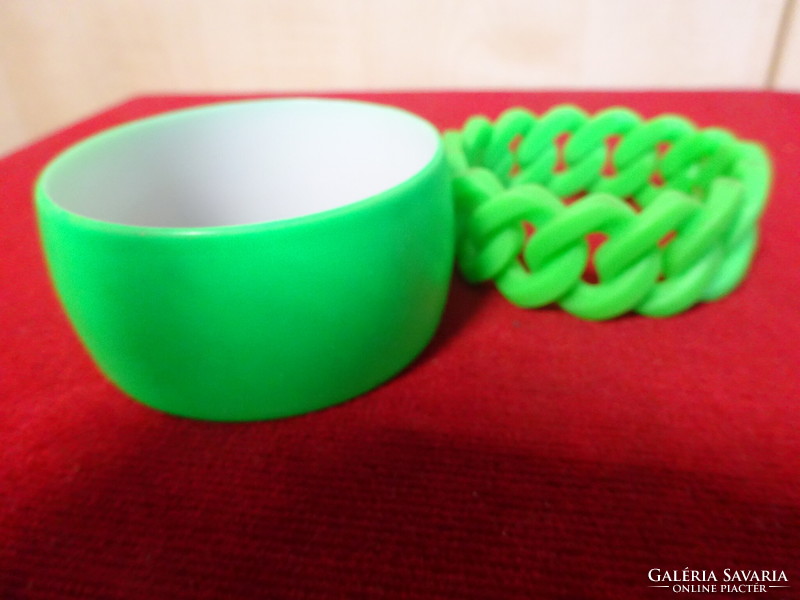Green plastic, bijou bracelet, two pieces. Jokai.