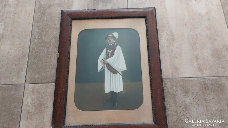 (K) interesting picture painting (?) Young man dressed in folk costume with frame 60x76cm