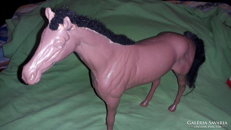 Plastic horse horse figure for retro barbie dolls is rare, flawless according to the pictures