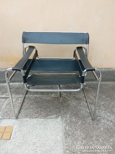 Bauhaus design Wassily szék, Marcel Breuer terv, szép állapotban, bőrrel kárpitozva