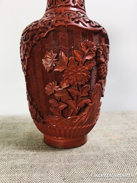 Chinese cinnabar lacquer vase - 51556