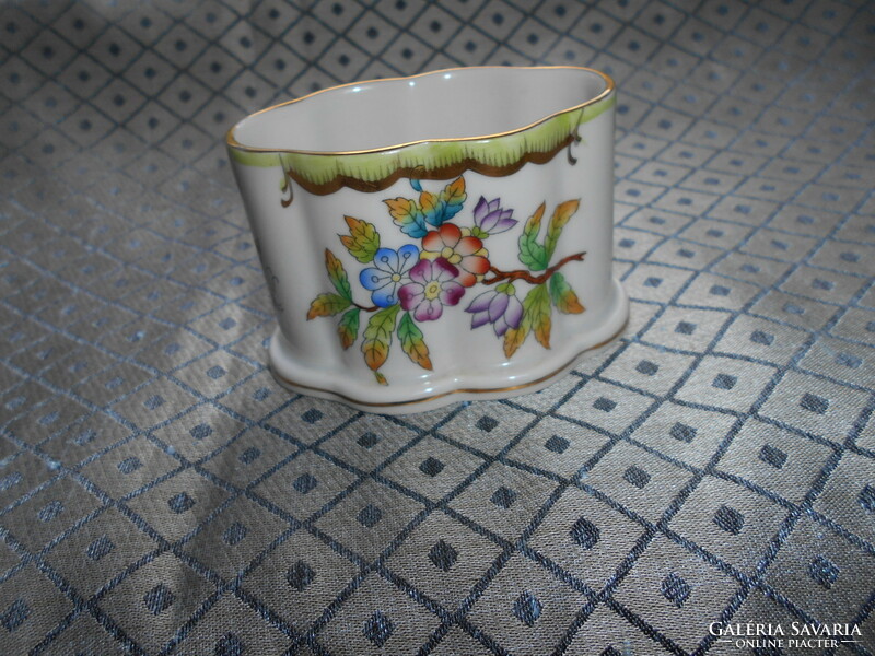 Herendi Viktória mintás  porcelán cigaretta tartó