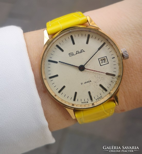 Slava vintage watch from the 1970s! Serviced, with warranty, tiktakwatch service card!