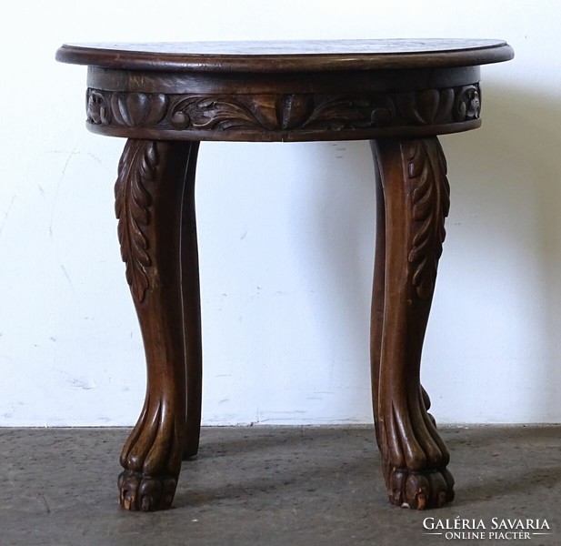 1O112 antique small carved lion legs coffee table round table
