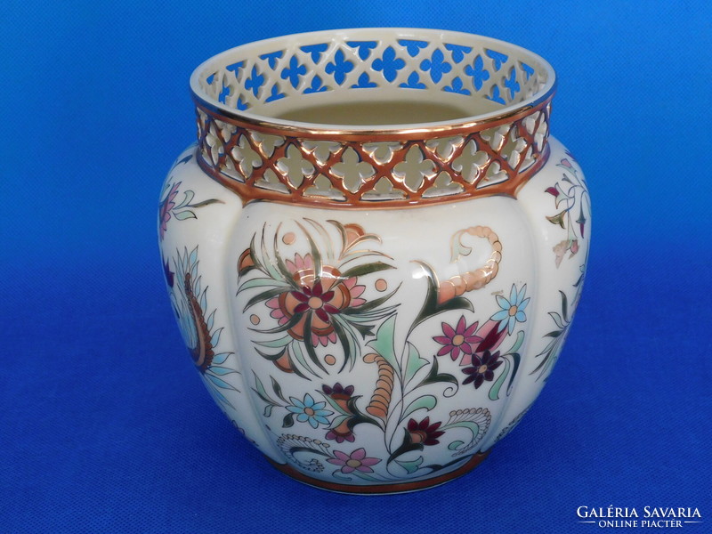 Zsolnay baroque pot