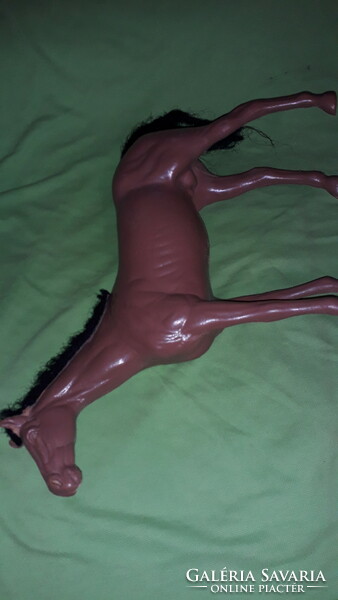 Plastic horse horse figure for retro barbie dolls is rare, flawless according to the pictures