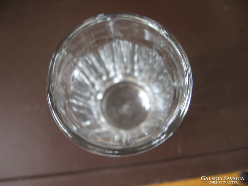 Alul vastag kalibrált 2 és 4 cl-es pálinkás üveg pohár