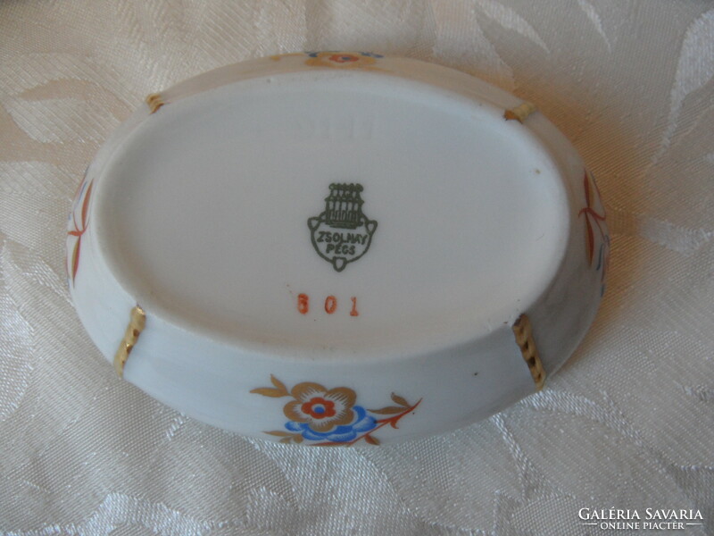 Zsolnay porcelain bonbonier, box