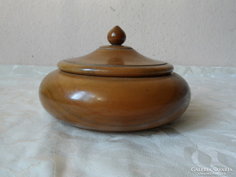 Art deco round wooden box with lid