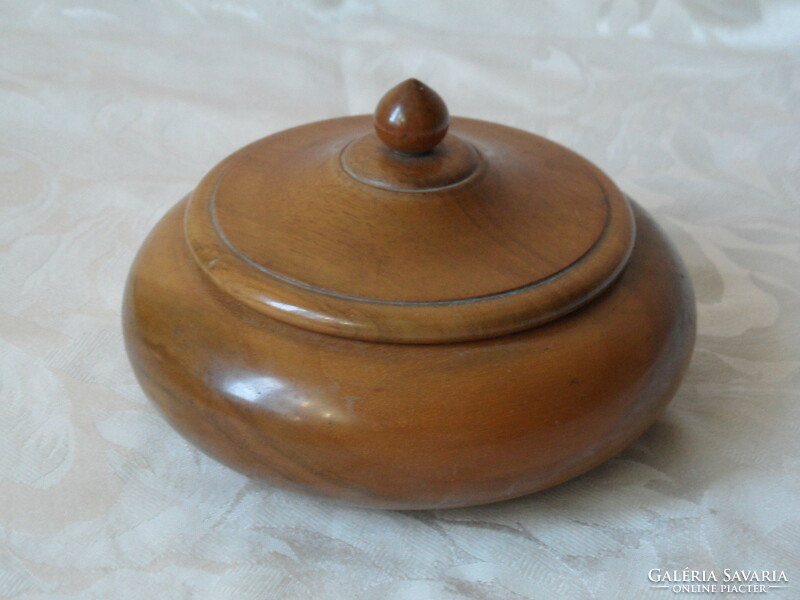 Art deco round wooden box with lid