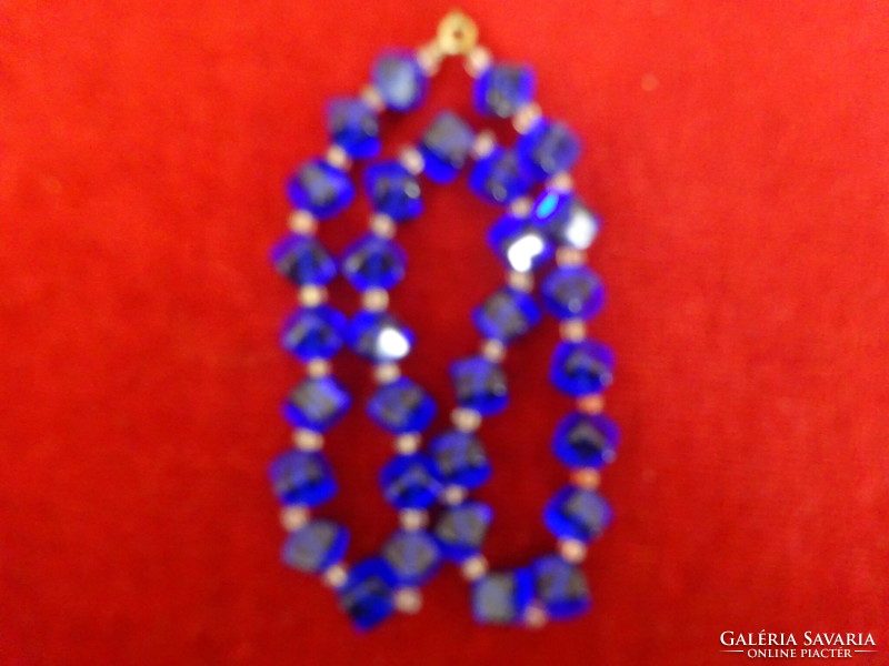 Kobalt kék nyaklánc a 70-es éveskből, hossza47 cm. Jókai.