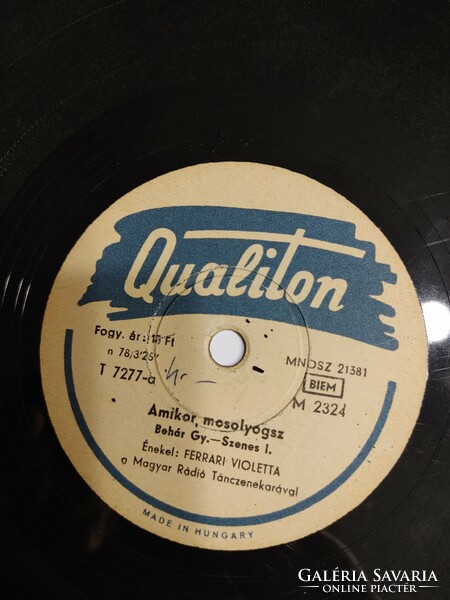 Qualiton 78 rpm sound record Ferrari Violetta when you smile, the two eyes are still...