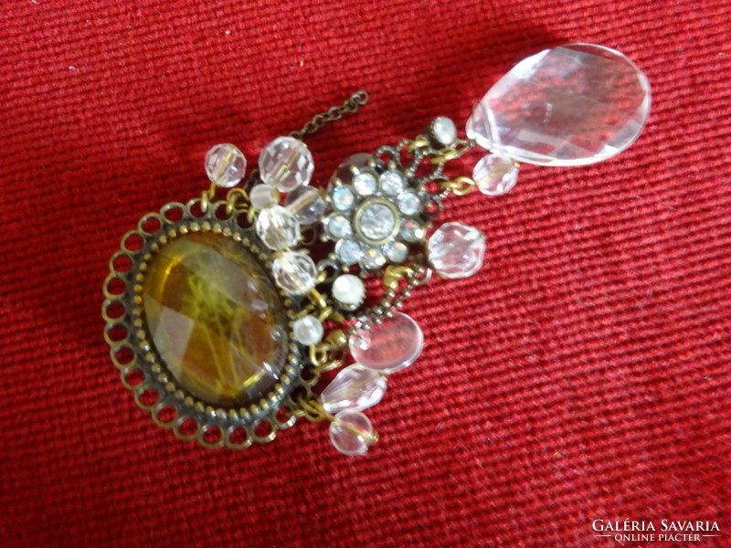 Brooch, pin from the 70s. On a copper base, with plastic beads. Its height is 8.5 cm. Jokai.