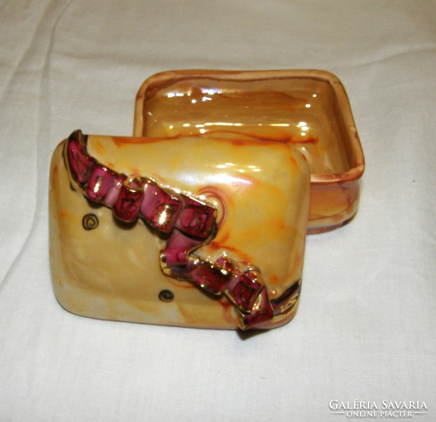 Segesdi wine - ceramic bonbonier - box