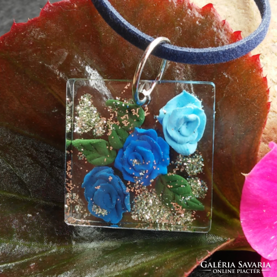 Blue rose resin square pendant