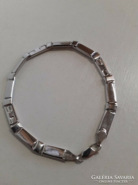 Marked 925 silver bracelet made of beautiful patterned beads