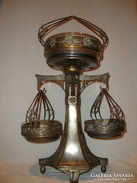 W&g antique 3-piece centerpiece offering a rarity