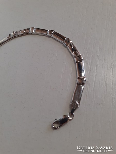 Marked 925 silver bracelet made of beautiful patterned beads